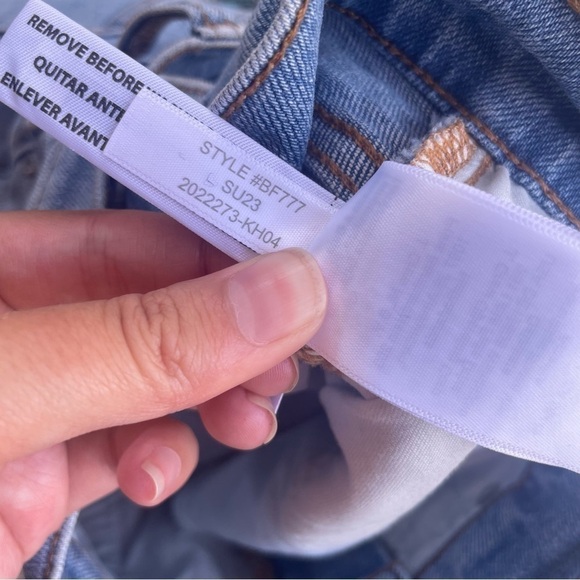 J. Crew Mid-rise denim short in Bleecker wash - Picture 5 of 8